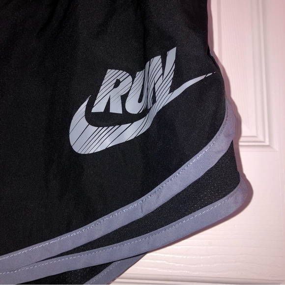 Nike running shorts - Picture 4 of 7